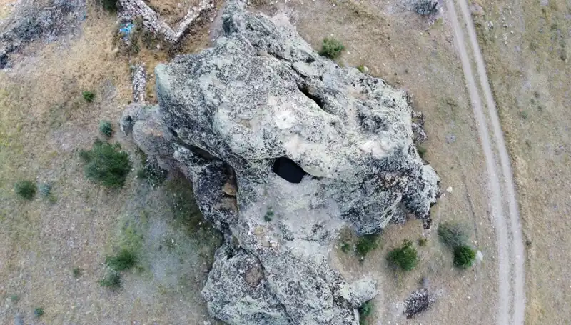 Efsanelerle Dolu Gelin Kayası: Psikolojik Etkileri ve Sırları