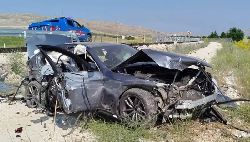 Sivas’ta İki Ayrı Trafik Kazasında 9 Kişi Yaralandı: Psikolojik Etkileri Neler Olur?