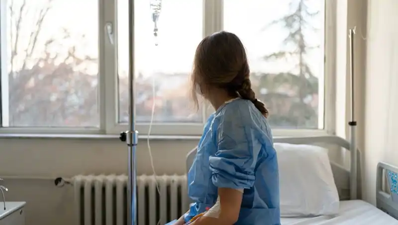 27 Yaşındaki Kadın: Doktorlar "Ciddi Değil" Dedi, Ancak Meme Kanseriyle Yaşıyordu
