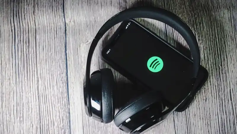 Spotify, Ölü Sanatçılara Ait Şarkılar İle Dinleyicileri Şaşkına Çeviriyor