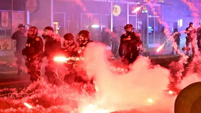 Los Angeles'taki Protestolar: İsyanın Psikolojik Savaşımındaki Rolü