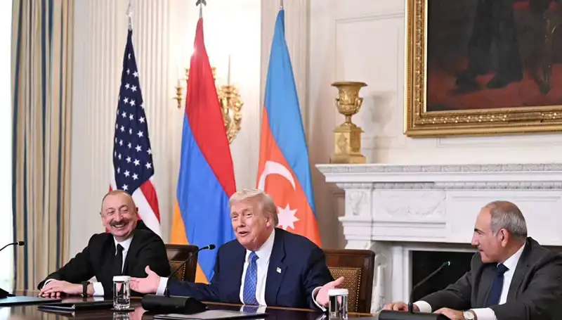Ermenistan’a Anayasa Çağrısı: Zaman Kaybetmeye Gerek Yok mu?