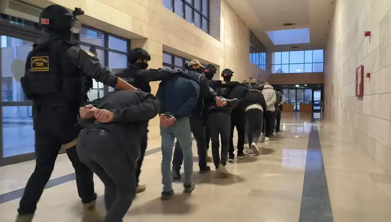 Türkiye’de DAEŞ Operasyonları: 298 Şüpheli Gözaltına Alındı
