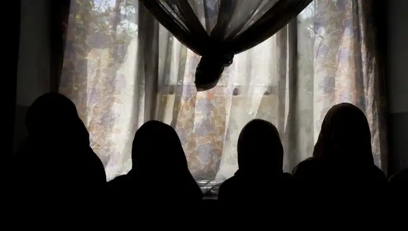 Taliban, Kadın Yazarların Eserlerini Yasaklayarak Seslerini Susturuyor