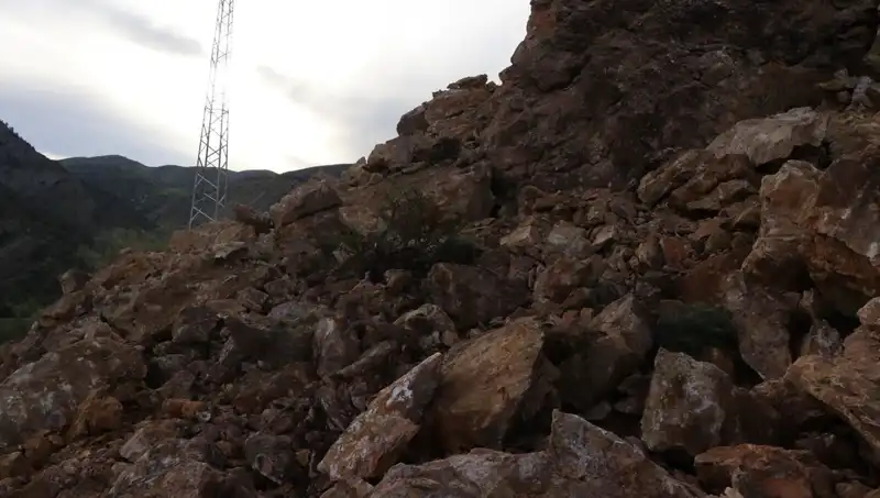 Erzurum'da Dev Kayalar Yolu Kapatırken Psikolojik Etkileri Neler?
