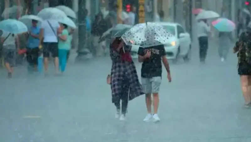 İstanbul ve Yangın Bölgeleri İçin Hava Durumu Uyarısı: Rüzgar ve Yağış Tehlikesi