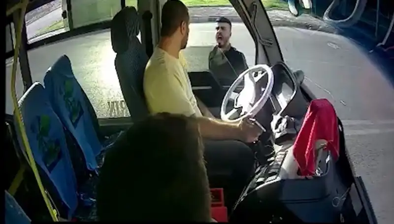 Antalyalı Genç, Otobüs Şoförünü Bıçaklayarak Kaçtı, Yakalandı!