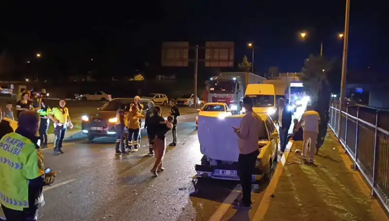 Otoyolda Kuralsız Geri Dönüş: İkisi Çocuk Dört Yaralı!