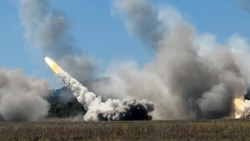 Avustralya'nın Büyük Askeri Tatbikatında HIMARS Atışı: Psikolojik Etkileri Nedir?