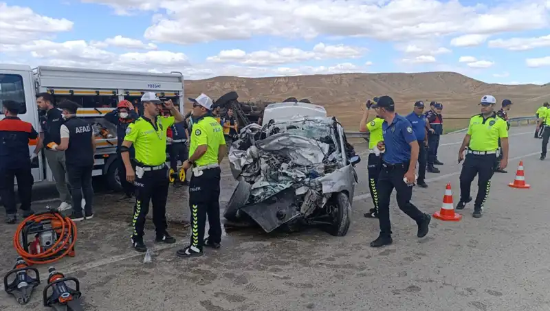 Yozgat'ta Trafik Kazası: 3 Kişi Hayatını Kaybetti, 2 Yaralı
