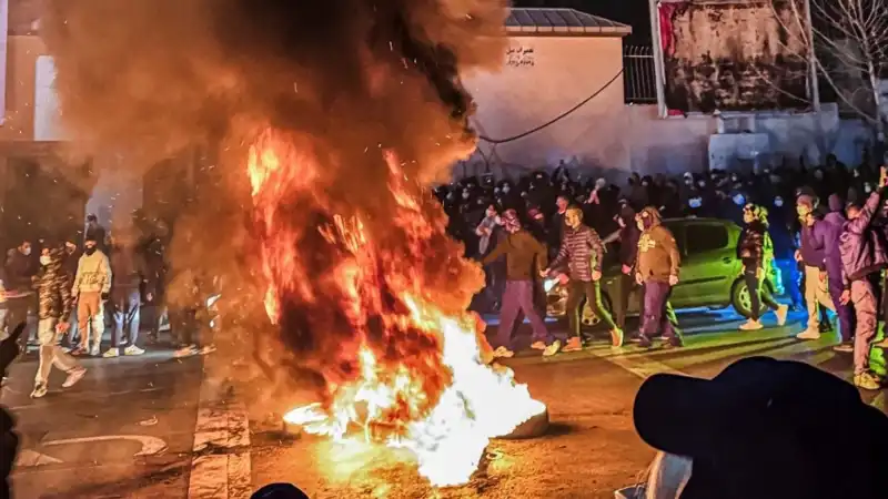 İran'daki Protestoların Bilançosu: Can Kaybı 2 Bine Yaklaşıyor