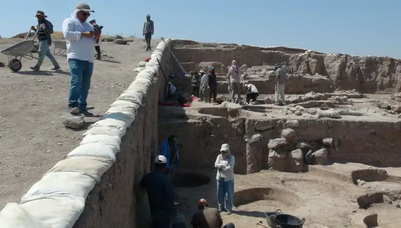 Kilis'teki Oylum Höyük: Sıcak Havalara Rağmen Kazı Çalışmaları Tüm Hızıyla Devam Ediyor