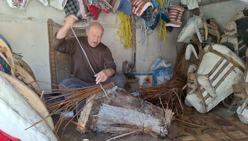 Zamana Yenik Düşen Baba Mesleğini Yaşatan Genç: Gelenekler ve Psikoloji İlişkisi