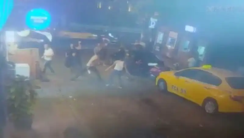 Beyoğlu’nda Yaşanan Korkunç Olay: Laf Atma Kavgası Kanlı Bitti