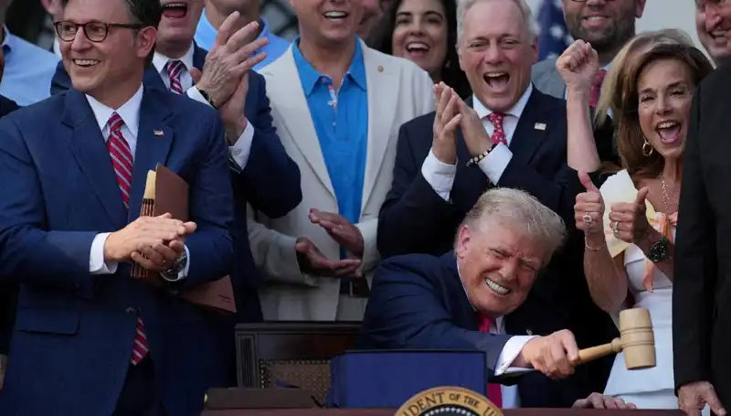 Trump, Psikolojik Sağlığı Destekleyen "Büyük, Güzel Yasa Tasarısı"nı İmzaladı