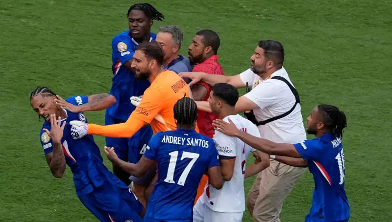 Dev Finalin Ardından Karışan Ortam: Teknik Direktör ve Futbolcu Arasındaki Yumruklu Kavga