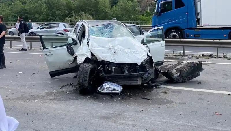 Dikkatsizlik Sonucu Korkunç Kaza: 3 Yaralı