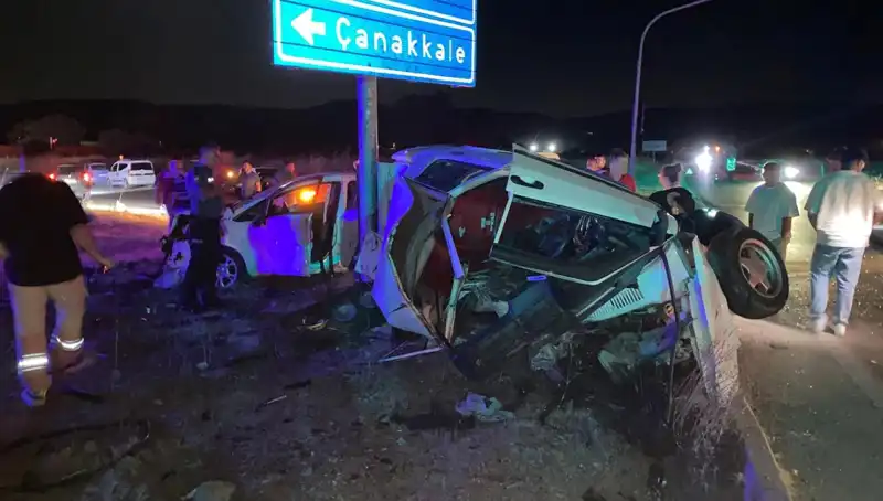 Çanakkale'de Otomobil Kazası: Yaralıların Durumu ve Son Gelişmeler