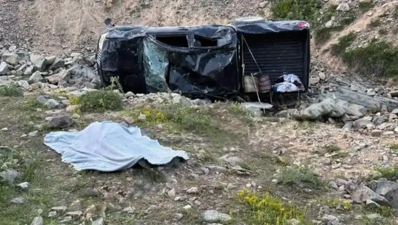 Gümüşhane'de Şok Eden Kaza: Hayatını Kaybeden Bir Kişi ve 5 Yaralı
