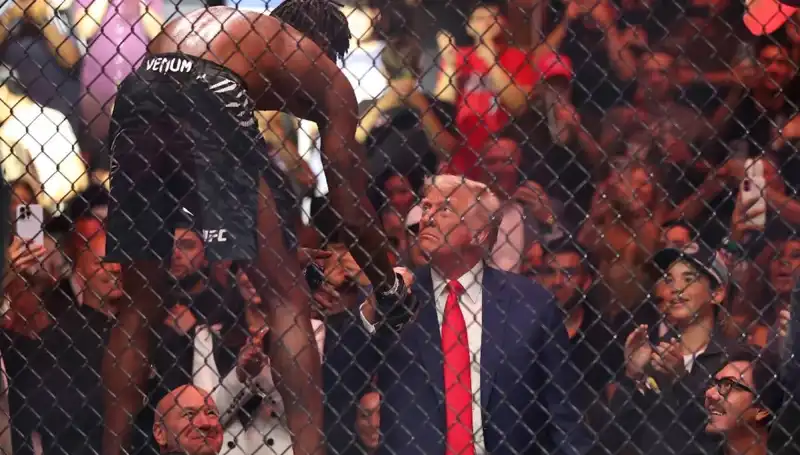 Trump, Beyaz Saray Bahçesinde Tartışmalı Bir UFC Maçı Düzenliyor!
