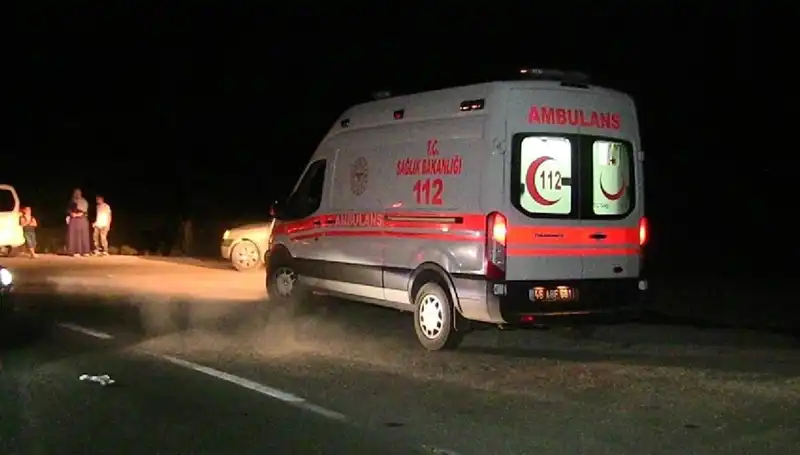 Motosiklet Kazası: Sürücü Hayatını Kaybetti, Yolcu Hayatta Kalma Mücadelesi Veriyor