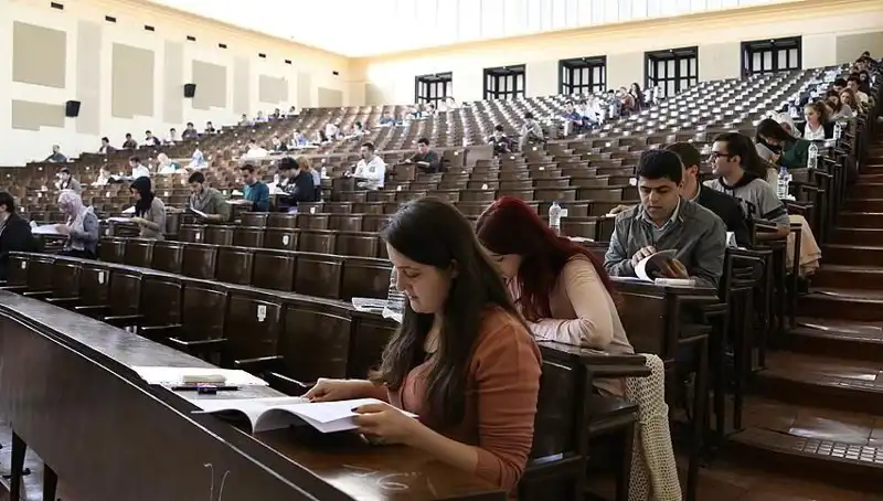Üniversite Kayıtları İçin Bugün Son Gün: Fırsatı Kaçırmayın!